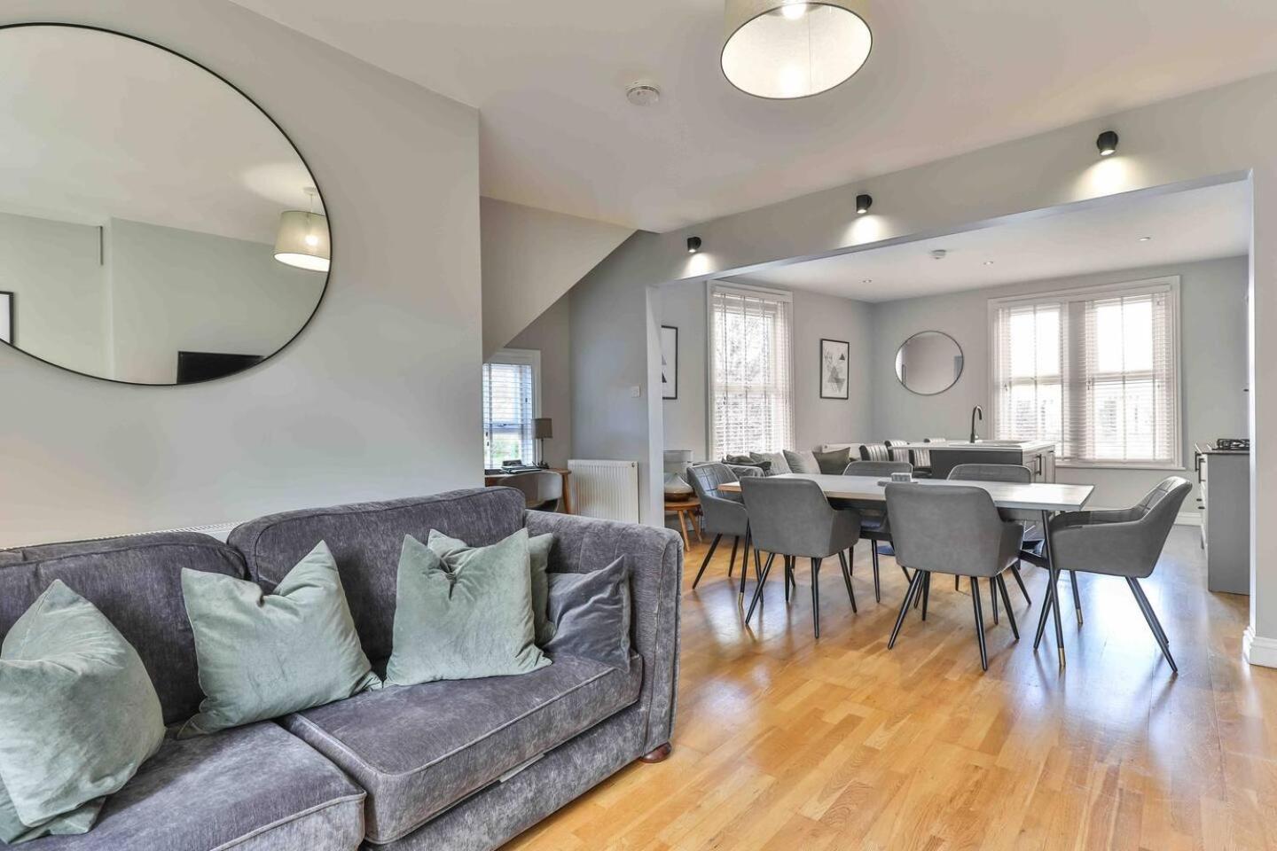 Stylish & Spacious 3 Bed Apartment With Parking 셰필드 외부 사진