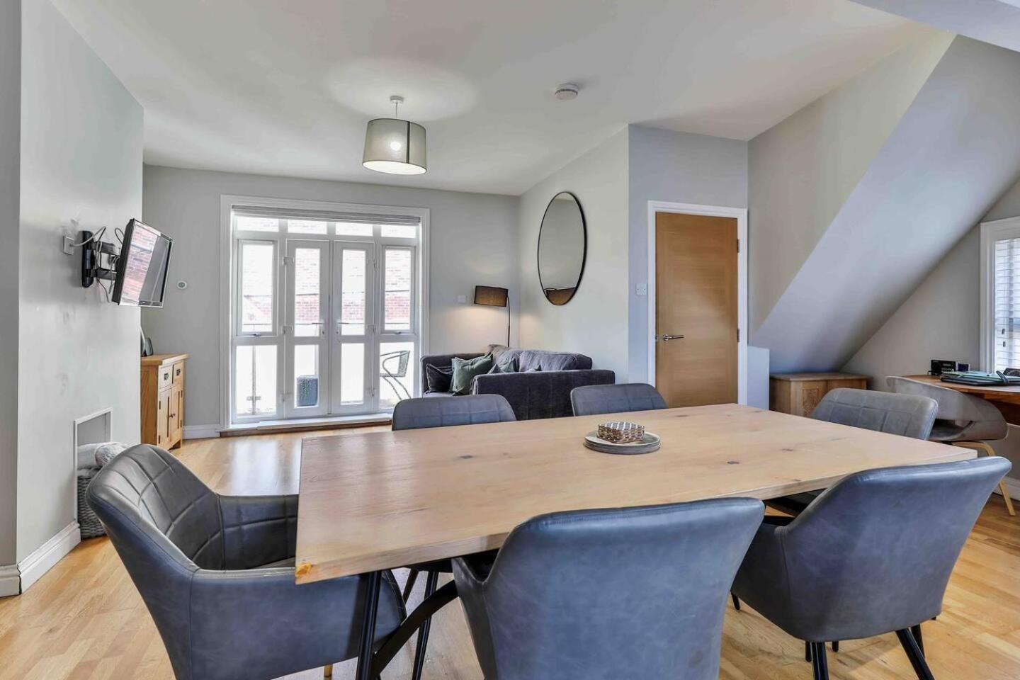 Stylish & Spacious 3 Bed Apartment With Parking 셰필드 외부 사진
